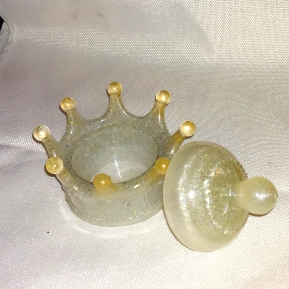 White crown trinket box with gold tips and blue glitter